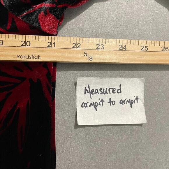 Whimsigoth Oversized Medium Red Black Dark Goth Romantic Floral Velvet Tunic Top - Picture 9 of 11